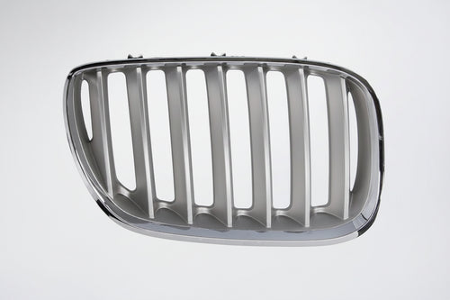 Bonnet Grille - BMW E53 X5-Series - Silver With Chrome Frame - LCI Models - Right